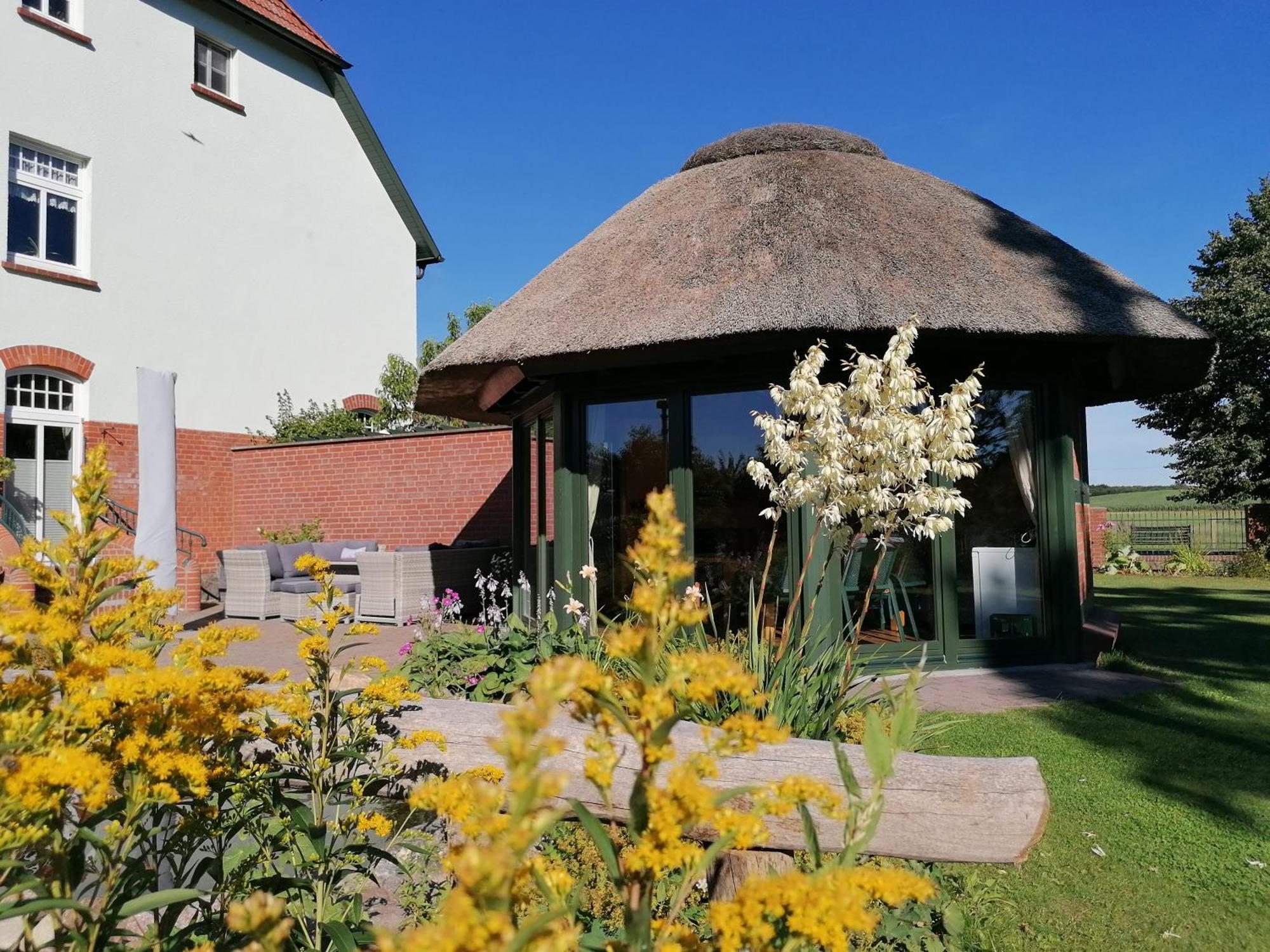 Landtraum Im Traumland Mecklenburg Apartment Warin Exterior photo