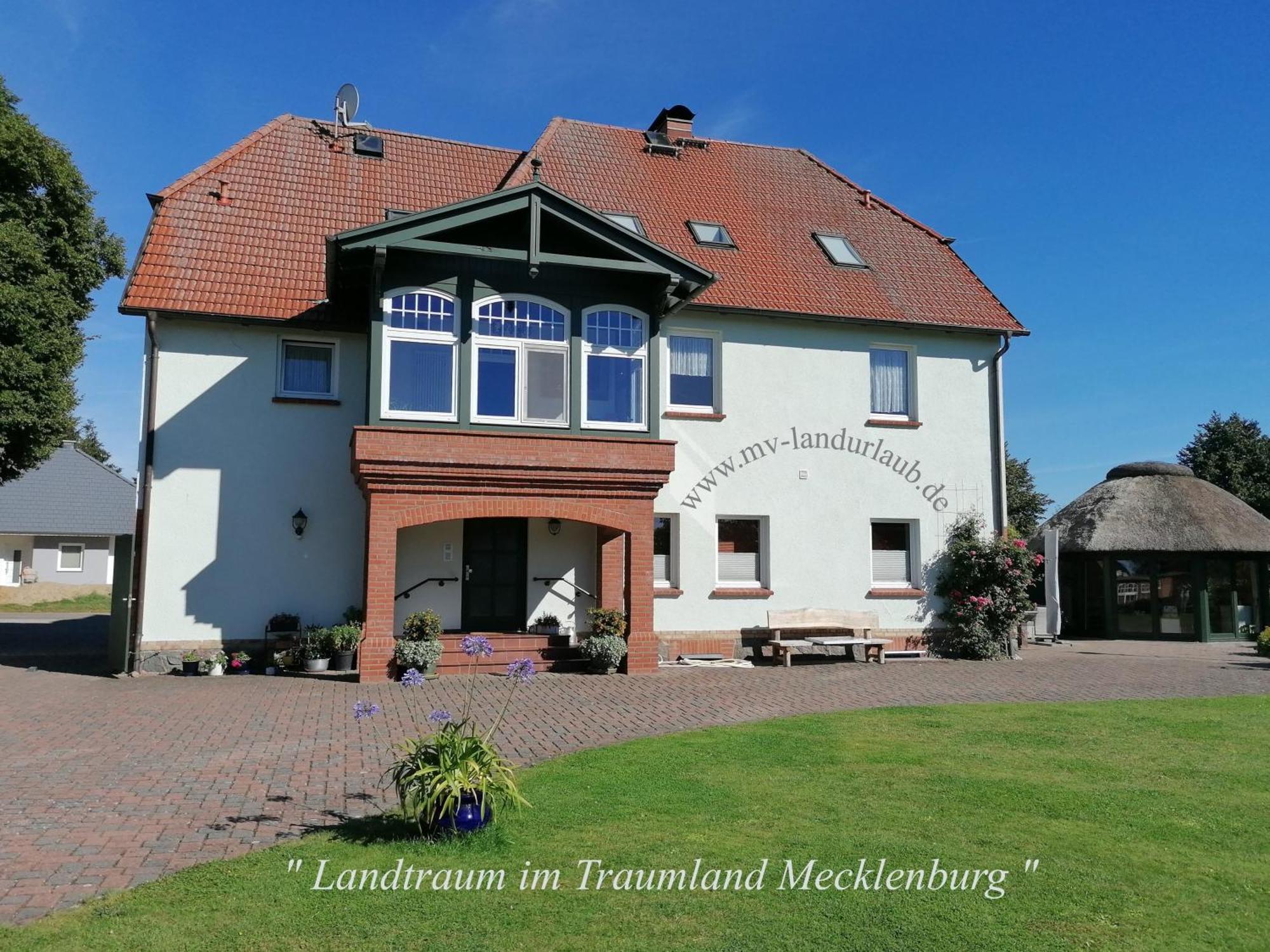 Landtraum Im Traumland Mecklenburg Apartment Warin Exterior photo